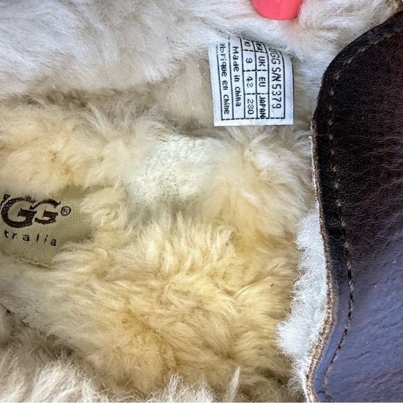 UGG Australia Size 10 Men's Dark Brown Leather Slip-On slippers Cozy - Picture 7 of 11